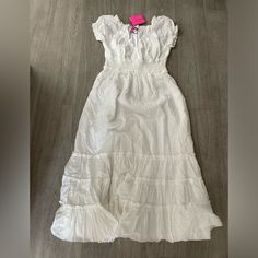 Nwt Betsey Johnson Cotton Clip Dot Sweetheart Smocked Midi Dress M Size: M, Color: White , Measurement:Approx. 16” Armpit, 7” Sleeve, 13” Waist Elastic, , 50” Length , Material: 100% Cotton, Spring Smocked Dress With Lace Trim, Fitted Smocked Dress With Lace Trim For Summer, Fitted Short Sleeve Smocked Dress With Lace Trim, Casual Smocked Dress With Lace Trim For Summer, Casual Summer Smocked Dress With Lace Trim, White Smocked Dress With Lace Trim For Daywear, White Smocked Dress With Lace Trim For Spring, White Lace Trim Smocked Dress For Daywear, Casual Tiered Broderie Anglaise Dresses