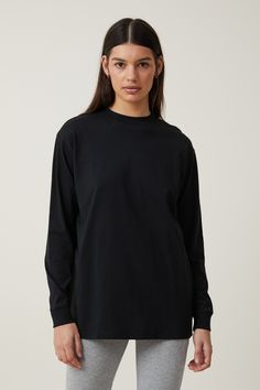 Brody Oversized Long Sleeve Top Oversized Black Top For Layering, Basic Black Sweatshirt For Loungewear, Black Relaxed Fit Top For Winter, Black Drop Shoulder Tops For Loungewear, Boxy Fit Long Sleeve Winter Tops, Winter Boxy Fit Long Sleeve Tops, Black Drop Shoulder Tops For Layering, Winter Long Sleeve Boxy Tops, Oversized Long Sleeve Basic Tops