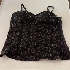 Beautiful Nwt Torrid Size 1 Black Sequin And Lace Zip Up Bustier. Straight Size 14/16. Please See Photos For Measurements. Bundle Discount For 3+ Items. Fitted Sequin Tank Camisole, Fitted Black Sequin Tank Top, Black Fitted Sequin Tank Top, Fitted Black Camisole For Party, Black Sequined Tank Top, Lace Bustier, Black Sequins, Zip Ups, Sequin