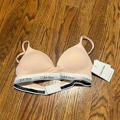 Great Condition Ls Calvin Klein Bralette, Calvin Klein Ck One, 32a Bra, Calvin Klein Bra, Calvin Klein Red, Pink Bralette, Triangle Bralette, Black Bralette, Calvin Klein Women