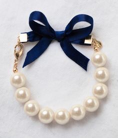 Classy Girls Wear Pearls Elegant Adjustable Bracelet With Bow, Elegant Adjustable Bracelets With Bow Detail, Elegant Adjustable Bracelet With Bow Detail, Classic Pearl Bracelets For Party, Classic Adjustable Pearl Bracelet For Party, Pear Bracelet, Classy Girls Wear Pearls, Motifs Perler, Wear Pearls