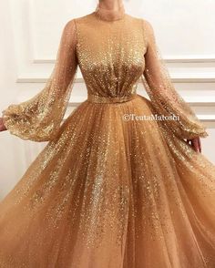 Aura Gleam Gown – Teuta Matoshi Gold Gowns, Teuta Matoshi, Soiree Dress, Stil Inspiration, Brown Dress, Gold Dress, Fesyen Wanita, Tulle Dress, Ball Dresses