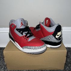 Super rare pair of chicago exclusive jordan 3 unites. This pair has been worn lightly with minimal star loss and in overall excellent condition. These go for $300+ brand new on goat and stockx! Please send in your best offers Jordan 3 Retro, Air Jordan 3 Retro, Air Jordan 3, Jordan 3, Air Jordan, Air Jordans, Athletic Shoes, Men's Shoes, Jordan