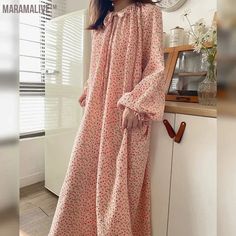 SPECIFICATIONS Sleeve Style: regular Sleeve Length(cm): Full Brand Name: Maramalive™ Model Number: 221967WLJ Style: Casual Neckline: O-Neck Silhouette: LOOSE Material: COTTON Place Of Origin: China (mainland) Decoration: none Elasticity: Non Strech Dresses Length: Mid-Calf Season: Spring/Summer Closure Type: Pullover Origin: Mainland China Gender: WOMEN Type: regular Pattern Type: Print Fabric Type: Knitting Age: MIDDLE AGE CN: Guangdong Fit Type: LOOSE Choice: yes semi_Choice: yes One size: Che Sleeper Dress, Daily Sleeper, Long Sleeve Midi Dresses, Small Purple Flowers, Hijab Niqab, Maxi Long Dress, Gauze Dress, Clothing Casual, Niqab