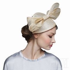 EASY TO WEAR, FLAUNT ANY HAIRSTYLE YOU LIKE Gold Fascinator Hat Wedding Tea Party Cocktail Headwear Fascinator hats are highly detailed accessories that accentuate your outfits with a subtle charm and elegance. It resembles a hat but is much smaller and unpretentious. Add it to any outfit and see the difference it brings to the entire ensemble. Fascinator hats for women are one of the most popular dressing accessories today. You can wear this fascinator with loose ends, it's easy. Pull out the e Gatsby Style Wedding Fascinator With Short Brim, Summer Ceremony Hats And Headpieces, Spring Party Headpieces In Sinamay, Gatsby Style Summer Wedding Fascinator, Spring Party Sinamay Headpiece, Summer Wedding Gatsby Style Fascinator, Summer Evening Fascinator Headband, Curved Brim Costume Hats And Headpieces For Summer Ceremonies, Summer Fascinator With Structured Crown In Sinamay