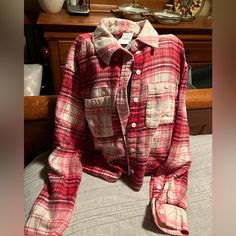 Cozy And Cropped. This Size Xs But Fits Comfortable. It Looks Great With Flared Leggings And A Crop Shirt Underneath, But Can Also Be Thrown On Over Anything. Pictured In Shades Of Red And Cream. This Is A Must Have Especially For The Month Of February! Cozy Plaid Long Sleeve Top, Cozy Plaid Long Sleeve Flannel Shirt, Pink Long Sleeve Flannel Shirt For Fall, Cozy Plaid Flannel Shirt, Plaid Cotton Top For Winter, Winter Cotton Plaid Tops, Winter Plaid Cotton Tops, Cozy Red Cotton Tops, Cozy Red Cotton Top