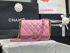 CNL2 ENT 174 Most of the bags comes with Complete Box; A+ Excellent Quality; Contact us if you've any questions in your mind. Tas Chanel, Chanel Mini Flap Bag, Chanel Mini, Chanel Logo, Luxury Products, Evening Clutch Bag, Cc Logo, Bag For Women, Chanel Handbags