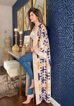 Stile Hijab, Persian Fashion, Kaftan Designs, Mode Kimono, Pakistani Fashion Casual, Chique Outfits, Mode Abaya, Abaya Designs