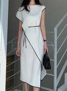 Luxury Modern Sleeveless Midi Dress, Luxury Midi-length Sleeveless Dress For Work, Luxury Modern H-line Midi Dress, Luxury Elegant Midi Dress With 3/4 Length, Elegant Off-white Sleeveless Midi Dress, Best Wedding Guest Dresses, Dinner Dress Classy, Evening Dresses With Sleeves, Women Dresses Classy