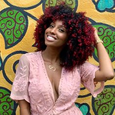 Red Hair Outfits, Dark Ombre Hair, New Hair Color Trends, Soul Glow, Best Ombre Hair, Red Ombre Hair, Short Ombre Hair, Wine Hair, Gorgeous Hair Color