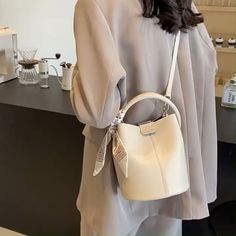 bags Leather Making, Soft Leather Handbags, Handbags Casual, Casual Design, Shoulder Messenger Bag, Leather Handbag, Soft Leather, Leather Handbags, Bucket Bag