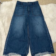 Never Been Worn Free People Crop Denim Flaired Bottom Jeans Casual High Rise Indigo Flare Jeans, Casual Indigo Flare Jeans, Casual Indigo Denim Flare Jeans, Casual Indigo Flare Denim Jeans, Casual Indigo Flare Jeans With Pockets, Blue Denim Cutoff Flare Jeans, Casual Cutoff Flare Jeans With Pockets, Free Jeans, Bottom Jeans