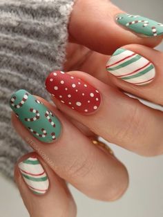 Nail Art Noel, Candy Cane Nails, December Nails, Cute Christmas Nails, Christmas Nails Easy, Colorful Nails, Her Nails, Cute Gel Nails