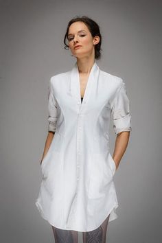 Perfect White Shirt, White Shirt Blouse, Plain Blouse, Amazing Outfits, White Shirts, Style Chic, Mode Fashion, White Fashion, Kurti Designs