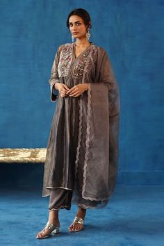 Grey kurta adorned with velvet and embellished with hand-embroidered tilla, zari, resham, danka, and gota work on the yoke and sleeves. Paired with satin pant, slip and organza dupatta with taar work in scalloped edges. - Aza Fashions Grey Kurta, Satin Pant, Gota Work, Satin Pants, Organza Dupatta, Scalloped Edges, Kurta Set, Affordable Luxury, Designer Wear