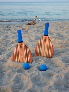 Frescobol Paddle Set Weston Table Beach Ball Games, Summer Shots, Surf Party, Paddle Ball, Fun At The Beach, Beach Basket, Beach Sport, Friend Vacation, Ladies Club