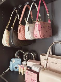 #pursecollection #coach #michaelkors #pink Aesthetic Bags, Purse Essentials