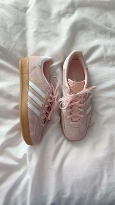 #pink #adidas #adidasshoeswomen #adidasgazelles Light Pink Adidas Gazelle, Light Pink Gazelle, Pink Gazzels, Pink Spezial Adidas, School Shoes Ideas, Summer Shoes 2024, Adidas Pink Shoes, Adidas Shoes Pink, Pink Sambas