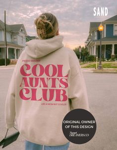 Celebrate the unique bond of aunt-hood with our "Cool Aunts Club Hoodie," perfect for any future aunt, new aunt, or sister-in-law. This cozy and stylish sweatshirt is an ideal gift for those recently promoted to aunt or as a thoughtful present for any member of the Cool Aunt Club. It's more than just an aunt sweater; it's a symbol of love and a fun way to show off your cool aunt status, making it a perfect choice for any aunt-related celebration or as a surprise gift.    Q U I C K * F A C T S * Cricut Clothes Ideas, Best Grandma Gifts, Aunt Mug, Cool Aunt Club, Aunt Sweater, Fun Aunt, Promoted To Aunt, Aunt To Be, Gifts For Sisters