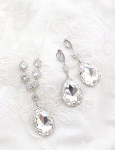 Statement Wedding Necklace and Earrings Set for Bride, Cubic Zirconia Clear Large Swarovski Crystal Brilliant Cut Teardrop Bridal Earrings For Wedding, Exquisite Teardrop Pendant Jewelry For Wedding, Brilliant Cut Teardrop Bridal Earrings, Pear-shaped Diamond Accented Bridal Earrings, Teardrop Brilliant Cut Bridal Earrings, Pear-shaped Bridal Earrings With Diamond Accents, Bridal Dangle Earrings With Brilliant Cut, Brilliant Cut Dangle Bridal Earrings For Wedding, Wedding Bridal Earrings, Brilliant Cut Dangle