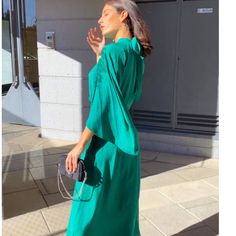 Stunning Emerald Color Party Dress , Always In Style ! Chic Green A-line Maxi Dress, Formal Long Sleeve Silk Dress For Summer, Green Long Sleeve Silk Spring Dress, Casual Maxi Evening Dress, Chic Green Evening Dress, Green V-neck Silk Dress For Spring, Green Silk Midi Dress For Spring, Spring Green Midi-length Silk Dress, Green Midi-length Silk Dress For Spring