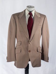 Men's Blazer / Vintage Beige Jacket / Size 42 Medium #2071 Mens Sport Coat, Beige Jacket, Designer Name, A Gentleman, Suit Vest, Taupe Color, Blazers For Men, Vintage Brown, Sport Coat