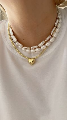 По заказу писать в инст или по номеру телефона в био ❤️ Pearl Necklace Chunky, Trendy Accesories, Jewelry 2024, Chunky Pearl Necklace, Jewelry Hacks, Jewelry Knowledge, Weird Jewelry, Pearl Jewelry Design, Pearl Jewels