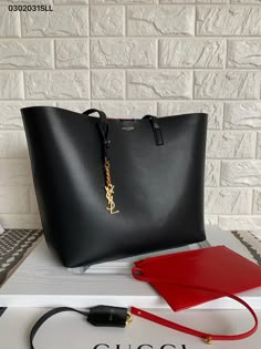 Oversized Handbags Totes, Ysl Bag Tote, Shopping Bag Ysl, Bags For Uni, Ysl Shopping Tote, Uni Tote Bag, Ysl Shopping Bag, Saint Laurent Shopping Bag, Saint Laurent Tote Bag