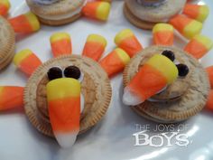 some kind of candy cornucopies that look like turkeys on top of cookies