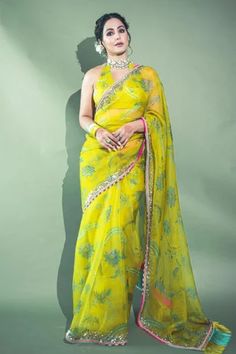 Shop for Rajiramniq Yellow Silk Organza Floral Bloom Print Sequin Embellished Saree for Women Online at Aza Fashions Draping Saree Style, Embellished Saree, Floral Print Sarees, Simple Kurta Designs, Sequins Fabric, Lime Yellow, Yellow Saree, Yellow Silk, Classy Dress Outfits