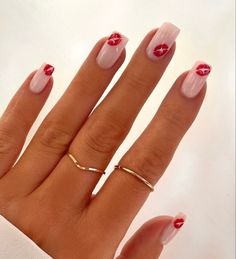 Italy Nails, Stylish Manicure, Heart Nail Designs, Kiss Nails, February Nails, Heart Nail, Nail Designs Valentines, Acrylic Nails Coffin Short