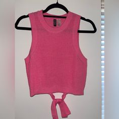 H&M Small Pink Open Back Nwot Cropped H&m Pink Sleeveless Top, H&m Sleeveless Crop Top Casual, Casual Sleeveless Crop Top From H&m, H&m Sleeveless Casual Crop Top, Casual Sleeveless H&m Crop Top, Key Hole, Crop Tank, Open Back, High Neck