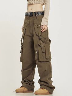 Experience the luxurious comfort and unbeatable style of our Y2k Vintage Spliced Cargo Pants! Made with high-quality cotton fabric and featuring a zipper fly closure, these pants are both practical and fashionable. The solid pattern adds a touch of sophistication to your outfit, making you stand out from the crowd. Upgrade your wardrobe with these must-have pants and unleash your inner fashionista! Baggy Low Rise Cargo Pants, Brown Pants Aesthetic, Retro Grunge Aesthetic, Cargo Pants Brown, Online Outfits, Character Clothes, Tan Cargo Pants, Cargo Pants Outfit, Backless Crop Top