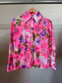 "1970s nylon floral shirt. Missing one button on the cuff.  Measurements flat:  17\" Pit to Pit  20\" Length All sales final, please ask any questions you have before buying! Thanks!" Shirt Button, Floral Shirt, Minneapolis, Hot Pink, 1970s, Gender Neutral, Button Up, Adult Outfits, Tops & Tees