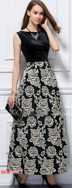 Chic Black Midi Dress With Floral Embroidery, Black Floral Embroidery Midi Dress, Black Midi Dress With Floral Embroidery, Elegant Black Embroidered Midi Dress, Elegant Black Midi Dress With Floral Embroidery, Black Midi Dress With Floral Embroidery And Short Sleeves, Lace Bodycon Dress Long Sleeve, Disney Wedding Dresses, Dresses Wedding Guest