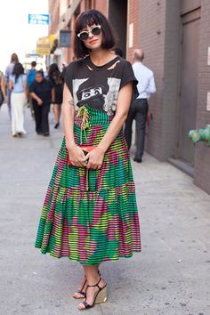 Street Style Of The Day: Sophia Mixes Vintage Like A Pro (Because, Well, She Is) Ny Fashion Week Street Style, Eccentric Fashion, Sophia Amoruso, Ny Fashion, Book Style, Looks Street Style, A Skirt, Moda Vintage, Clothes Horse