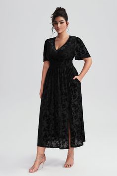 Experience effortless elegance with our V-Neck Floral Casual Velvet Maxi Dress. Featuring a subtle floral print and soft velvet fabric, this dress offers both comfort and sophistication. Perfect for everyday wear, its understated design ensures you look chic and stylish. Fit & Sizing Season: Fall Type: Regular Stretch: Slightly Stretchy Sleeve Length: Short Sleeves Dresses Length: Maxi Color: Navy Blue,Green Style: Day Dresses Type: Regular Neckline: V Neck Occasion: Party,Vacation,Elegance Pattern Type: No Floral Details: Pocket Fabric Composition:95% Polyester, 5% Spandex Care: Machine wash cold gentle cycle, Do not bleach, Do not tumble dry, Iron on low heat, Wash with like colors. Model's Measurements Model Wears: 1XL Height: 5'77'' Bust: 39.3 Waist: 31.4 Hips: 45.2 Product Measurement Plain Maxi Dress, Velvet Maxi Dress, Velvet Maxi, Elegant Maxi Dress, Chevron Dress, Green Style, Effortless Elegance, Style Maxi Dress, Types Of Dresses