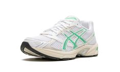 The ASICS Gel-1130 "White/Malachite Green" is the women’s sizing version of the retro running shoe with a mostly two-tone, white-and-green look.  The ASICS Gel-1130 is “White/Malachite Green” has a white open-mesh construction with Malachite Green leather overlays.  A “Gel-1130” logo appears on the tongue in green, while “Gel” is spelled out on the Malachite Green overlay on the collar.  Underfoot, a techy-looking midsole with ASICS’s Gel cushioning technology completes the look. Asics Gel 1130, Green Overlay, Asics Fashion, Converse Nike, Retro Running Shoes, Mink Colour, Malachite Green, Pretty Shoes Sneakers, Exclusive Sneakers