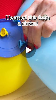 Jeff and Lauren on Instagram: "How to make a Balloon Flower! 🌼
Fun and easy #diy balloon flower decoration! #party #balloons #birthday #tipsandtricks" Balloon Flower Decorations, Balloon Hacks, Asian Crafts, Balloon Crafts, Diy Balloon, Balloons Birthday, Party Hacks, Balloon Flowers, Decoration Party