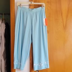 Size Medium Brand New Blue Wide Leg Sleepwear With Elastic Waistband, Blue Sleepwear With Elastic Waistband And Wide Leg, Blue Long Pants Sleepwear For Spring, Blue Sleepwear For Spring, Blue Sleepwear With Pockets For Spring, Blue Spring Sleepwear With Pockets, Blue Wide Leg Pants For Daywear, Blue Relaxed Fit Pants For Daywear, Blue Capris With Elastic Waistband For Spring