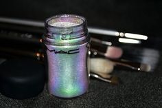 MAC pigment. I want this! Sparkly Halloween, Nice Makeup, Mac Pigment, Beauty Pics, Barbie Makeup, Festival Hair, Makeup Obsession, Mac Makeup, Make Up Looks