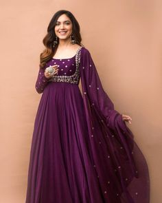 अनारकली सूट, Anarkali Designs, डिजाइनर कपड़े, Designer Anarkali Dresses, Long Gown Dress, Long Dress Design, Designer Anarkali