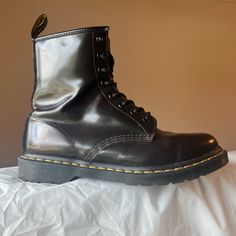 The 1460 Is The Original Dr. Martens Boot. The Boot's Recognizable Dna Looks Like This: 8 Eyes, Grooved Sides, A Heel-Loop, Yellow Stitching, And A Comfortable, Air-Cushioned Sole. This Version Is Is Made With Arcadia, A Two Tone Rub-Off Leather Designed To Tarnish With Wear, Revealing A Base Color Underneath. Shoes Dr Martens, Boots Uk, Leather Lace Up Boots, Leather Lace, Leather Design, Dr. Martens, Lace Up Boots, Leather And Lace, Base Colour