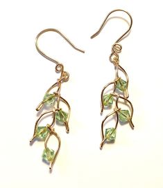 Cascading Leaves Dangle Earrings- More variations too..visit link to see! - Etsy Wire Leaf Earrings, Wire Wrapping Ideas, Diy Wire Jewelry Tutorials, Wire Earrings Diy, Leave Earrings, Diy Dangle Earrings, Home Made Jewelry, Handmade Wire Earrings, Wire Leaves