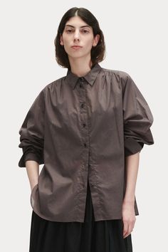 Fall Shirt With Blouson Sleeves, Relaxed Fit Button-up Blouse With Gathered Sleeves, Relaxed Fit Blouse With Gathered Sleeves And Button-up, Daywear Button-up Shirt With Blouson Sleeves, Relaxed Fit Button-up Tops With Gathered Sleeves, Relaxed Fit Tops With Gathered Sleeves And Button-up, Classic Button-up Blouse With Pleated Sleeves, Classic Long Sleeve Shirt With Pleated Sleeves, Modern Blouse With Gathered Sleeves