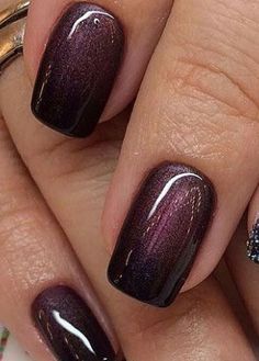 nail art Burgundy Nail Art Square, Plum Nail Color Ideas, Plum Manicure Ideas, Bridesmaid Nails Wine Color, Plum Dip Powder Nails, Black And Plum Nails, Eggplant Nails Designs, Plum Ombre Nails, Plum Nails Acrylic