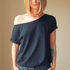 Wide Neck Tshirt, Sewing Hand, Slouchy Shirt, Oversize Tshirt, Off The Shoulder Tee, Tshirt Oversized, Slouchy Tee, Oversize Fashion, New Edition