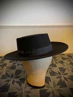 "Authentic Black Pork Pie Hat of 100% Genuine Wool Left in nice vintage condition. This hat measures 21\" inside band - 2 3/4\" brim. WPL USA size Medium" Vintage Fedora With Flat Crown, Retro Winter Fedora With Flat Brim, Retro Flat Brim Fedora For Winter, Vintage Top Hat With Short Brim For Fall, Vintage Fedora Top Hat For Fall, Vintage Short Brim Top Hat For Fall, Retro Formal Fedora With Wide Brim, Retro Wide Brim Fedora For Formal Occasions, Vintage Brimmed Fedora For Fall