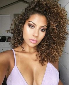 Pinterest:bellaxlopes/ig:bellaxlopes✨✨ Curly Hair Inspiration, Curly Girl, Love Hair, Afro Hairstyles, Natural Curls, Curly Hair Styles Naturally, Naturally Curly, Hair Highlights, Hair Goals