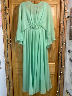 Made by Jac-An Dress:100% polyester Lining:100% acetate Great condition  Amazing inner dress with the green lace! Mint Green Formal Dress, Green Formal Dress, Green Formal Dresses, Light Mint Green, Green Lace, Vintage Lighting, Dress 100, Formal Dress, Mint Green